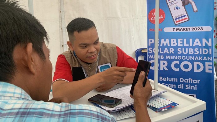 Sosialisasi penggunaan QR Code untuk pembelian solar subsidi. (Foto: Istimewa)