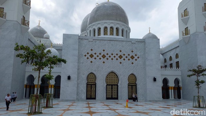 Suasana Masjid Raya Sheikh Zayed, Solo, Rabu (1/3/2023).