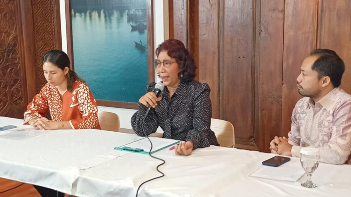 Susi Pudjiastuti