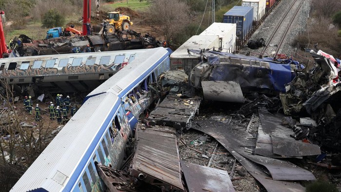 Tabrakan kereta terjadi di Yunani pada Selasa, 28 Februari malam waktu setempat. Puluhan penumpang tewas dan puluhan orang lainnya mengalami luka-luka.