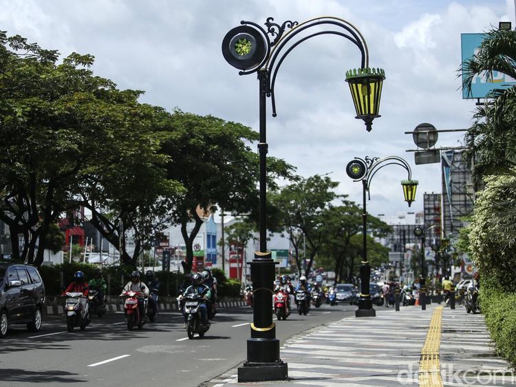 Terkendala Anggaran, Begini Nasib Lampu Etnic di Trotoar Margonda