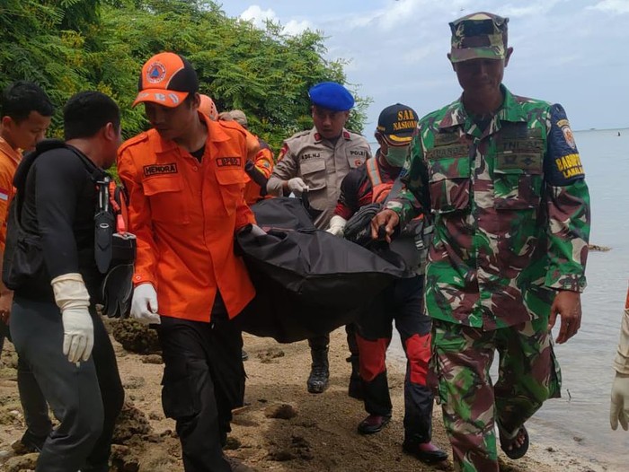 Tim SAR gabungan menemukan jasad bocah 5 tahun yang sudah 4 hari hilang terbawa arus ditemukan tewas.