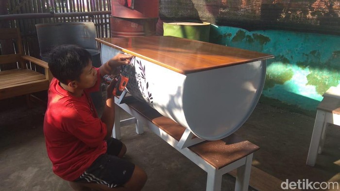 Tong bekas jadi furniture berkelas