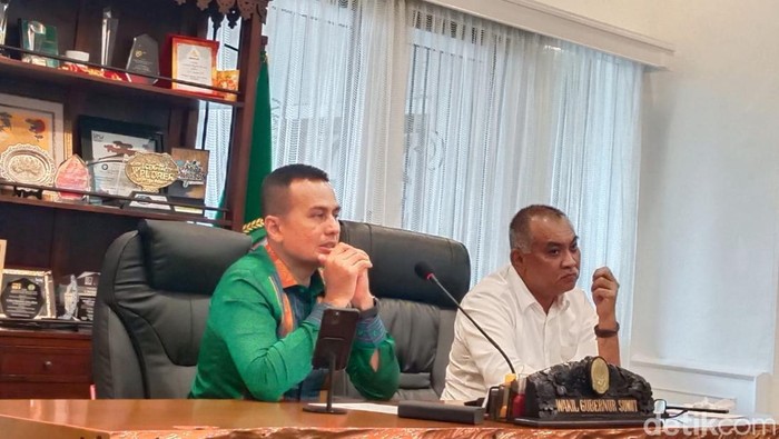 Wagub Sumut Musa Rajekshah (Ijec) dan Ketua IMI Sumut Harun Mustafa Nasution