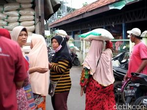 Operasi Pasar Beras Murah di Kota Probolinggo Diserbu Warga
