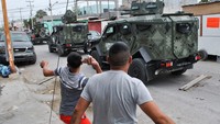 Nuevo Laredo didominasi oleh kartel narkoba Timur Laut. Kota ini juga pernah menjadi tempat pelanggaran hak asasi manusia oleh militer di masa lalu.  