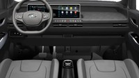 Mobil ini ditenagai permanent magnet synchronous motor yang menghasilkan tenaga 30 kW dan torsi 84 Nm. Mobil tersebut menyediakan dua opsi baterai lithium terner. Ada pilihan 11,9 kWh memiliki daya jelajah sejauh 130 km dan waktu pengisian 7 jam dari 0-100%. Foto: Carnewschina