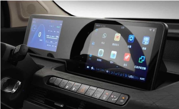 Weiao BOMA EV, mobil listrik mungil bergaya Toyota Alphard Weiao BOMA EV, mobil listrik mungil bergaya Toyota Alphard