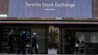Urutan 9 ada Toronto Stock Exchange. Tanggal berdiri 25 Oktober 1861 dengan punya kapitalisasi pasar : US$ 2,1 trilliun. Cole Burston/Bloomberg via Getty Images.