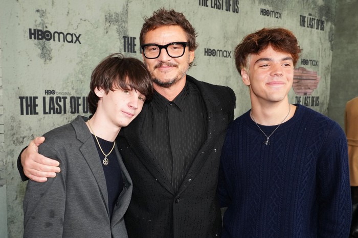 1455423666 LOS ANGELES, CALIFORNIA - JANUARY 09: Pedro Pascal (C) and guests attend HBO's