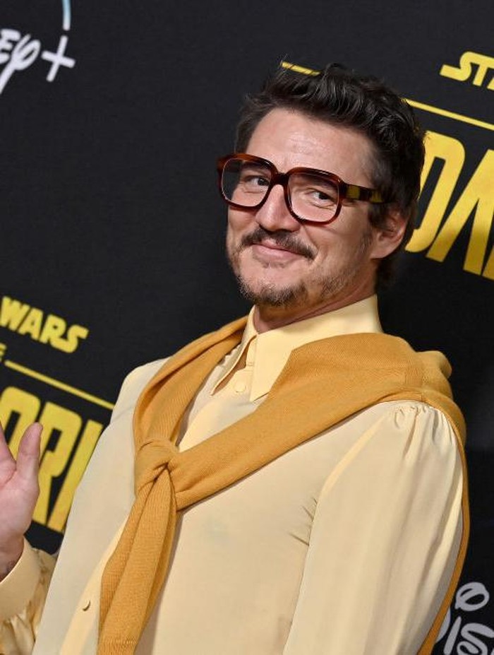 1470409232 LOS ANGELES, CALIFORNIA - FEBRUARY 28: Pedro Pascal attends the Los Angeles Premiere of Disney+ The Mandalorian Season 3 at El Capitan Theatre on February 28, 2023 in Los Angeles, California. (Photo by Axelle/Bauer-Griffin/FilmMagic)