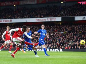 Gol Saka Bongkar Gembok Lini Pertahanan Everton