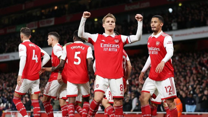 LONDON, ENGLAND - MARCH 01: Martin Odegaard of Arsenal celebrates after scoring the teams third goal during the Premier League match between Arsenal FC and Everton FC at Emirates Stadium on March 01, 2023 in London, England. (Photo by Julian Finney/Getty Images)