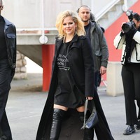 Juru bicara mengonfirmasi bahwa jalinan asmara Avril dan Mod Sun telah putus. Muncul spekulasi bahwa rapper Tyga, mantan kekasih Kylie Jenner, menjadi orang ketiga setelah ia dan Avril kedapatan makan bersama di sebuah restoran. (Foto: Jacopo Raule/Getty Images)