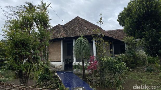 Bentuk rumah tempo dulu di Kota Paris Sukabumi