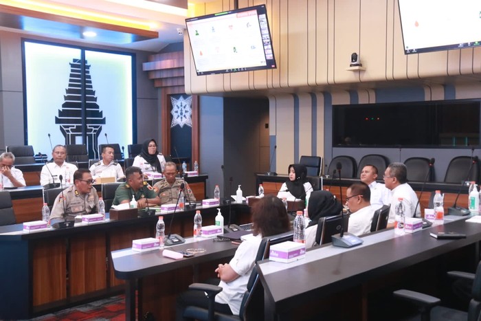 Bupati Mojokerto Terima Pesan Ini dari Menko PMK saat Roadshow Daring