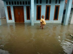 Curah Hujan Tinggi, Ratusan Rumah di Tegal Terendam Banjir