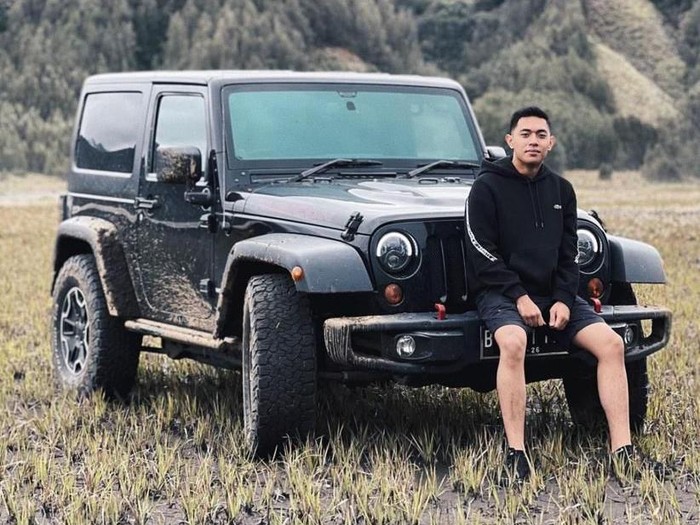 Rafael Alun diperiksa KPK untuk menelusuri harta kekayaan yang dimilikinya. Salah satu yang diperiksa adalah mobil Rubicon yang dipakai putranya, Mario Dandy.