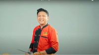 Kambing guling yang ditawarkan tidak berbeda jauh dengan yang khas Timur Tengah. Diracik menggunakan rempah dan kaldu dari daging kambing. Foto: Instagram @denny_caknan
