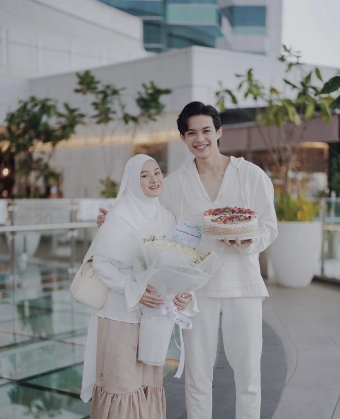 Dinda Hauw dan Rey Mbayang