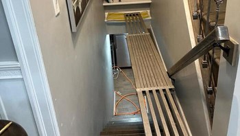 Jembatan yang membahayakan. Foto: Reddit via Boredpanda 