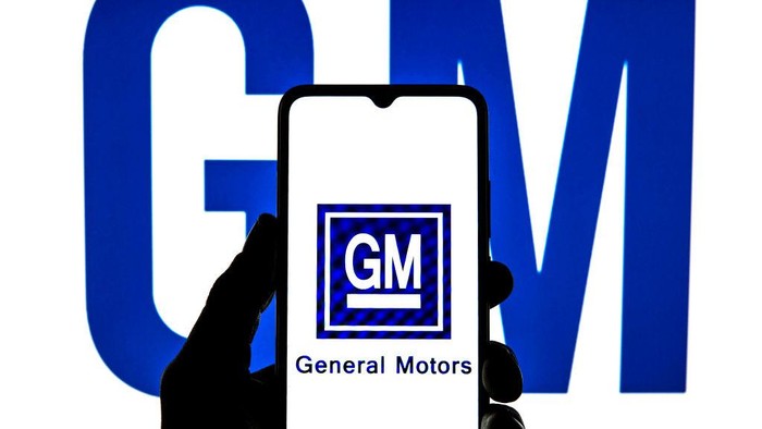 General Motors (GM) PHK terhadap ratusan karyawan. Perusahaan ingin memangkas biaya pengeluaran agar tetap kompetitif dalam peralihan ke kendaraan listrik.