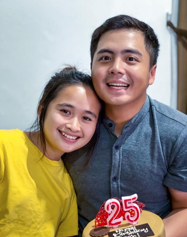 Romantis, keduanya juga selalu memberikan kejutan di hari ulang tahun satu sama lain. Seperti di momen ulang tahun Gritte yang ke-25 di tahun 2021 lalu. Foto: Instagram/@arif_hidayat