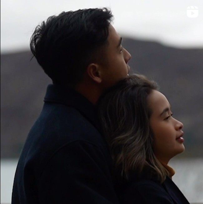 Setelah 11 tahun berpacaran, Arif akhirnya kini melamar sang kekasih, Gritte. Melalui akun Instagramnya, Arif dan Gritte pun membagikan video singkat momen lamaran sederhana mereka. Foto: Instagram/@arif_hidayat