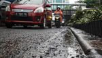 Hati-hati! Jalan Rasuna Said Rusak dan Becek