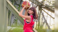 Kameaam menyatakan setiap cosplay, dirinya selalu menyesuaikan antara wig, makeup, dan baju yang dipakai. Ia menekankan lagi tak menonjolkan sisi seksi, tapi memang ingin masuk vibes karakter yang dicosplaykan. (Foto: dok Instagram)