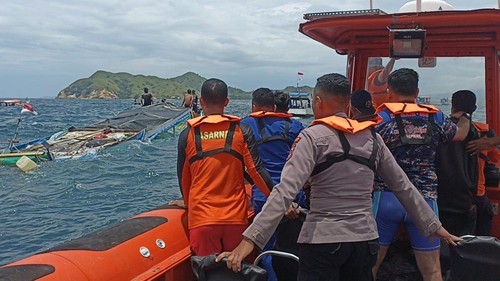 Enam orang selamat dalam insiden kapal tenggelam di perairan Pulau Bungu Besar, Labuan Bajo. Satu di antaranya terluka.