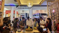 Dalam kedepan, Raffi Ahmad dan Nagita Slavina berharap untuk satu tahun kedepan, mereka bisa mendirikan 100-300 cabang Karaagei Kei di Indonesia. Foto: detikcom/Riska Fitria