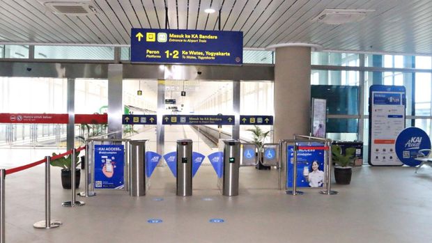Kereta bandara ada di stasiun mana saja? Kereta bandara hanya tersedia di 5 stasiun kereta Jakarta, 3 stasiun kereta Yogyakarta, dan 3 stasiun kereta Medan.