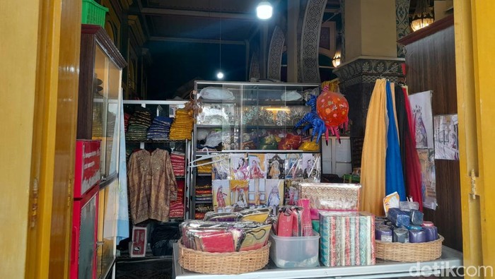 Kondisi Istana Maimun Medan yang mirip pasar Kondisi Istana Maimun Medan yang mirip pasar