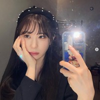 Kini Lee Chaeyeon berkarier solo setelah grupnya IZ*ONE bubar. Dia pun memutuskan untuk mengubah penampilannya. Foto: Instagram