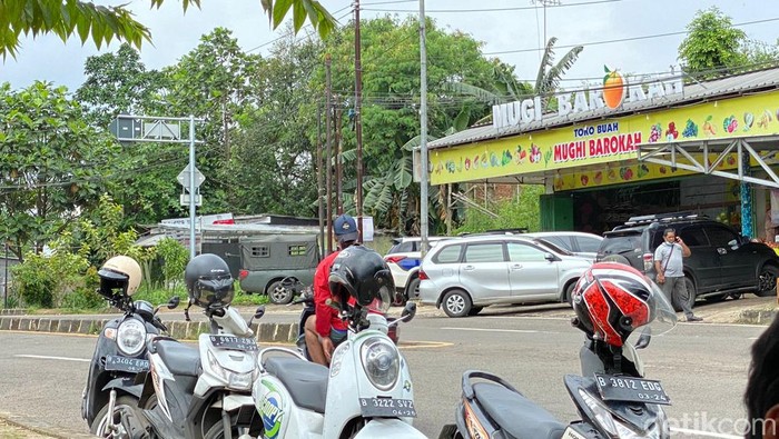 Lokasi Kejaidan Anggota TNI Pukul Pemotor di Toko Buah di Depok