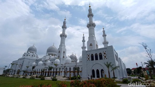 SINGKAT DAN PENUH MAKNA, INILAH DOA MEMOHON AMPUN KEPADA ALLAH