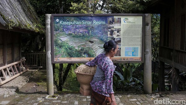 Menariknya lagi adalah kewajiban membongkar lumbung ketika pemiliknya meninggal. Isi lumbung harus dibagi-bagikan pada warga, ini disebut kiparat. Menariknya lagi adalah kewajiban membongkar lumbung ketika pemiliknya meninggal. Isi lumbung harus dibagi-bagikan pada warga, ini disebut kiparat.