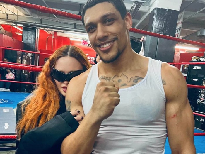 Madonna dan pacar barunya, Josh Popper.
