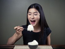 Mengunyah Makanan 40 Kali Bisa Turunkan Berat Badan, Apa Benar?
