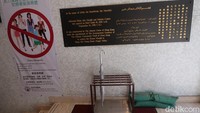 Masjid dan islamic centre ini tidak hanya dikunjungi oleh umat muslim. Jika ingin main ke sini, pengunjung harus berpakaian sopan, ya. (bonauli/detikcom)