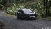 detikOto langsung menjajal SUV terbaru dari Morris Garage (MG), New HS dengan melibas jalur berkelok khas perbukitan di wilayah selatan Banten-Jawa Barat.