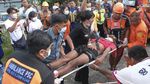 Momen Evakuasi 6 ABK KM Linggar Petak 89 yang Tenggelam di Bali