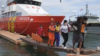 Keenam ABK dievakuasi melalui pos Kapal Negara (KN) SAR Arjuna-229. Pos tersebut berada di kawasan Pelabuhan Benoa, Kelurahan Pedungan, Kecamatan Denpasar Selatan, Kota Denpasar, Bali.  
