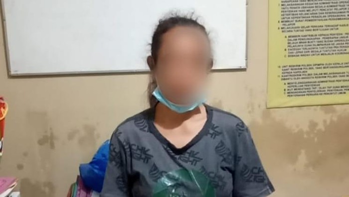 Pelaku penganiayaan seorang nenek di Kabupaten Banyumas terhadap cucunya yang berumur 2 tahun diamankan polisi, Kamis (2/3/2023).