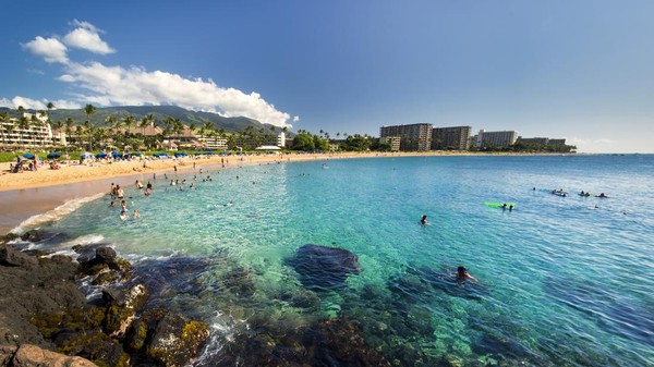 Pantai Kaanapali, Lahaina, Hawaii, AS di posisi ke-10 (Foto: Getty Images/iStockphoto/7Michael)