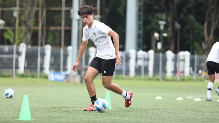 Pemain muda PSIS Semarang, Brandon Scheunemann menyusul skuad Garuda Muda ke Uzbekistan untuk memperkuat timnas Piala Asia U-20.