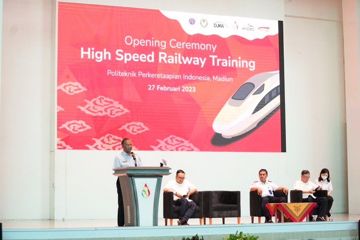 Ratusan Pegawai KCIC Dilatih