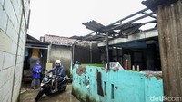 Camat Tambun Selatan Junaefi mencatat ada 121 rumah yang rusak akibat bencana alam tersebut.