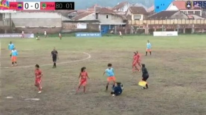 Ricuh saat laga Perses Sumedang versus Persima Majalengka di Piala Pertiwi Jabar 2023